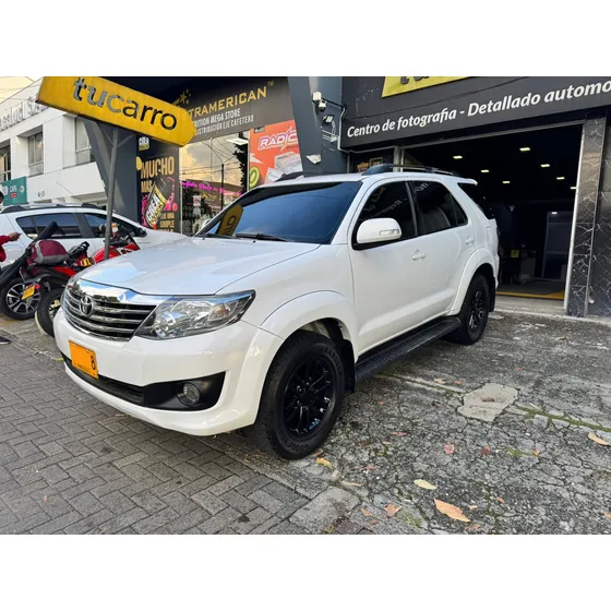 Toyota Fortuner 2.7 Sr5