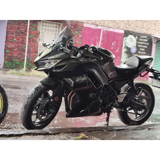 Bonita Kawasaki Ninja 650 Color Verde Año 2024 Todo En Regla