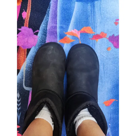 Botas Mujer Ugg Modelo Ultra Mini Negro Cuero