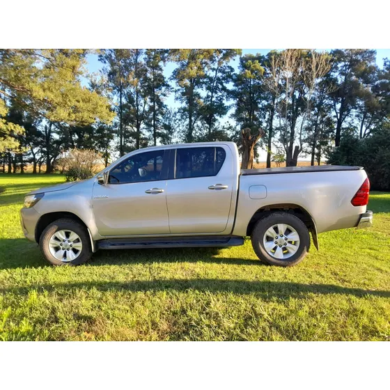 Toyota Hilux 2.8 Cd Srv 177cv 4x2