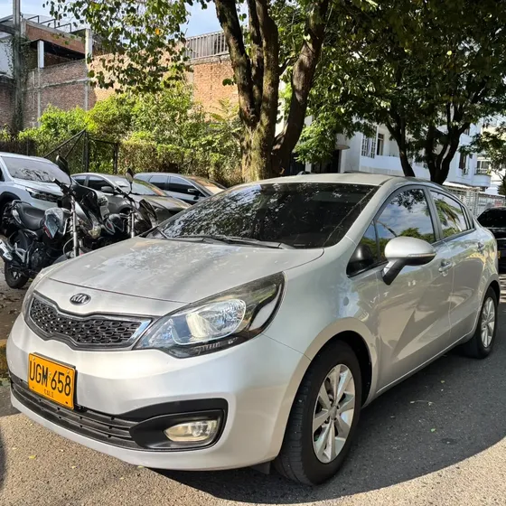 Kia Rio 2015 1.2 4 P