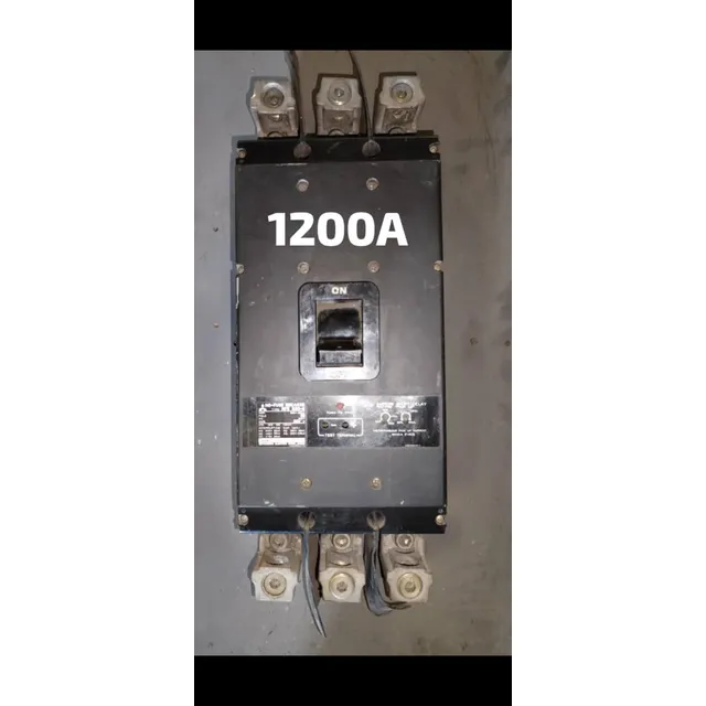 Breaker 1200a Usado