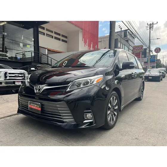 Toyota Sienna 3.5 Limited At