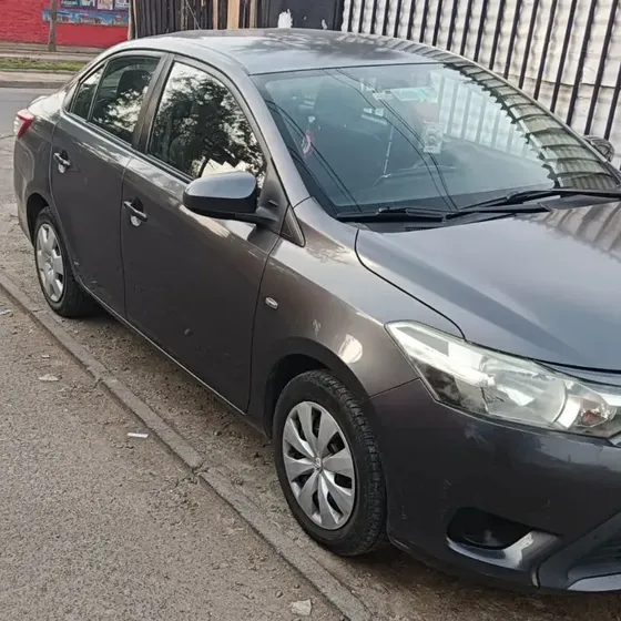 Toyota Yaris 2017 Sedan Gli 150me0 2017 en La Cisterna - RM (Metropolitana) usado