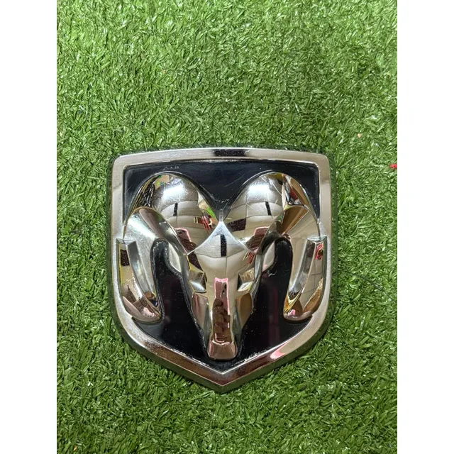 Emblema De Compuerta Usado Ram 2500/3500 2005/08