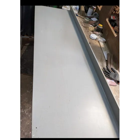 Meson En Corian Para Cocina Con Salpicadero De 2.00 X 60 Cms