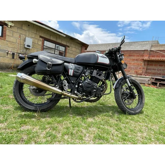 Moto Estilo Café Racer, Semi Nueva Se Vende Por Poco Uso.