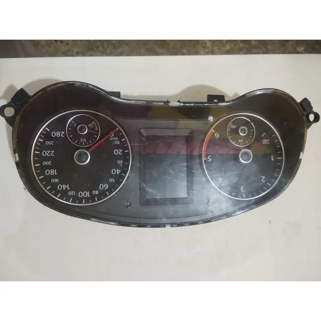 Panel De Instrumentos Clúster Vw Jetta Mk5 2012 Diesel 1.6 Agua