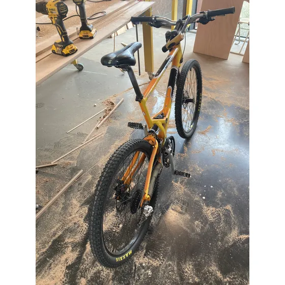 Bicicleta Cannondale Jekyll 700 2002