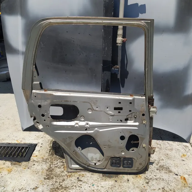 (ap-055) Puerta Trasera Izquierda Chevrolet Corsa Usada