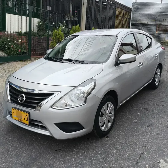 Nissan Versa 2016 1.6 Sense