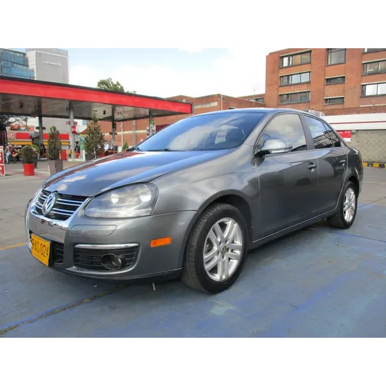 Volkswagen Bora Prestige 2.5cc At Aa