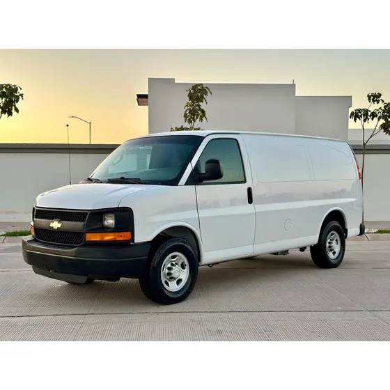 Chevrolet Express 4.8 Cargo Van
