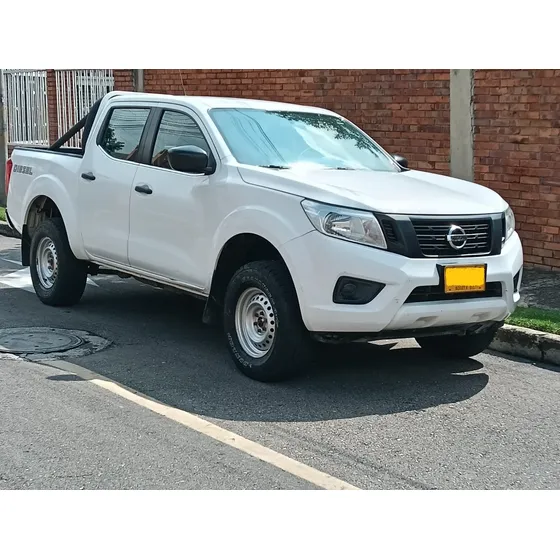 Nissan Np300 Frontier 2.5 Cd 4x4 Se Mt 4p