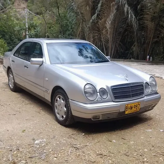 Mercedes-Benz E320 1996 3.2 W210
