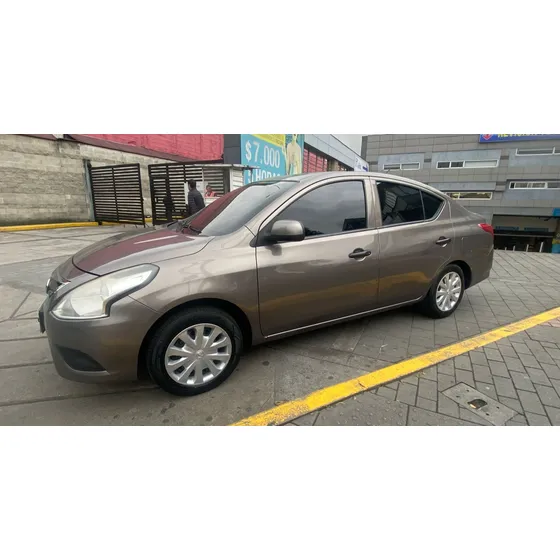 Nissan Versa 1.6 Sense