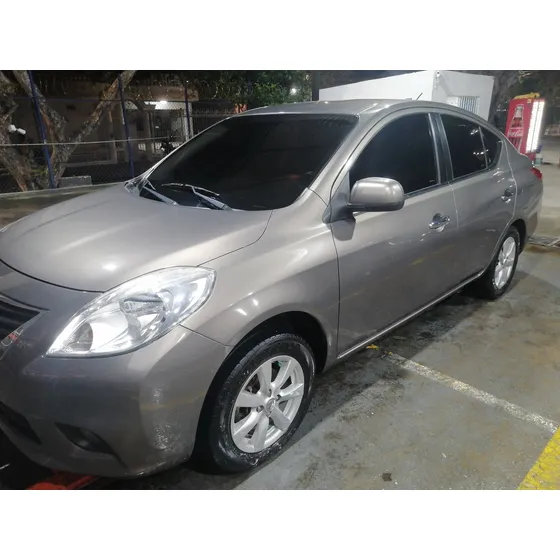 Nissan Versa 1.6 Advance