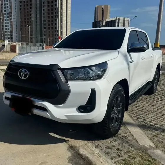 Toyota Hilux 2022 2.4 Diésel 4x4