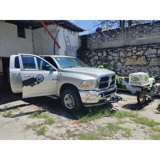 Dodge Ram 2500 Heavy Duty Hemi 5.7 Doble Cabina 4x4 8 Virlos