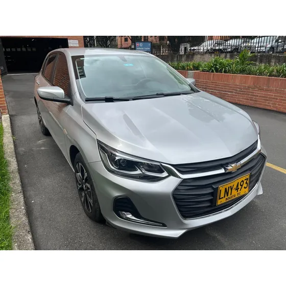 Chevrolet Onix 1.0t Premier Hatch At