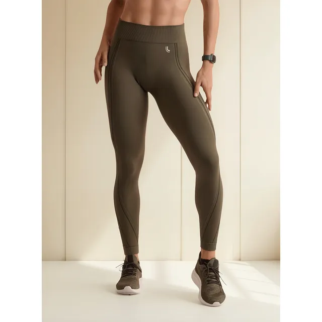 Calça Legging Max Lupo Sem Costura Modeladora Empina Bumbum Calça Legging Max Lupo Sem Costura Modeladora Empina Bumbum