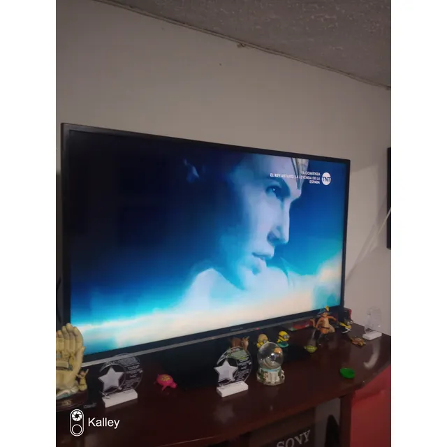 Un (1) Tv 39 Pulgadas Smart Y Un Televisor 32 Pulgadas Lcd