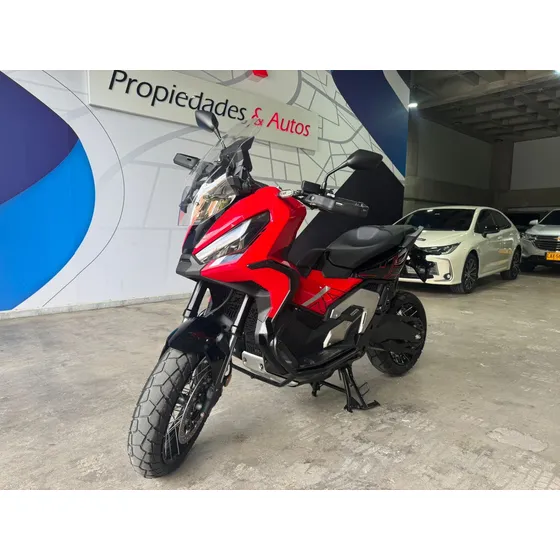 Honda Adv 745
