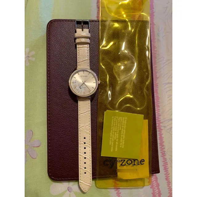 Reloj Beige Nuevo