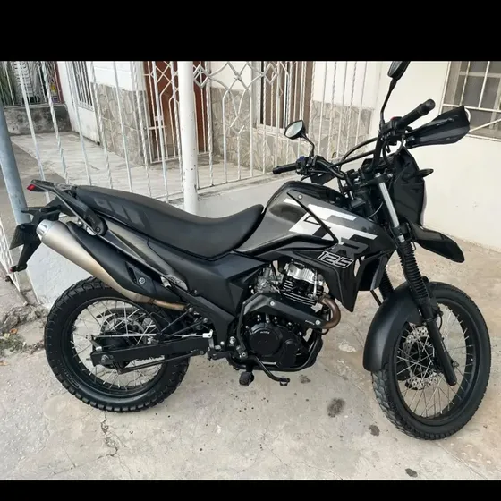 Moto Negra Todo Terreno