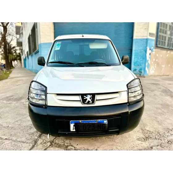 Peugeot Parnert Confort 1.6 Hdi 5 Plazas 1.6 Hdi Furgon Vidriada Con Doble Portón