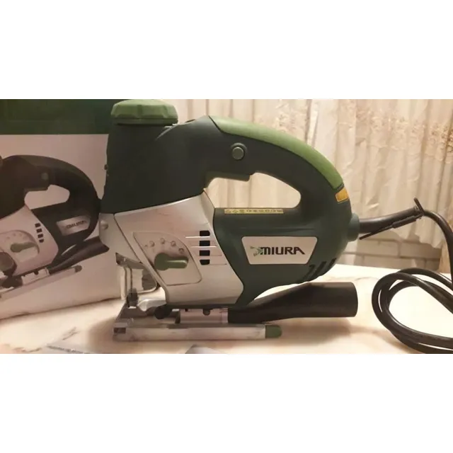 Sierra Caladora Miura Con Láser Y Luz Led Sk1080/1 Aestrenar