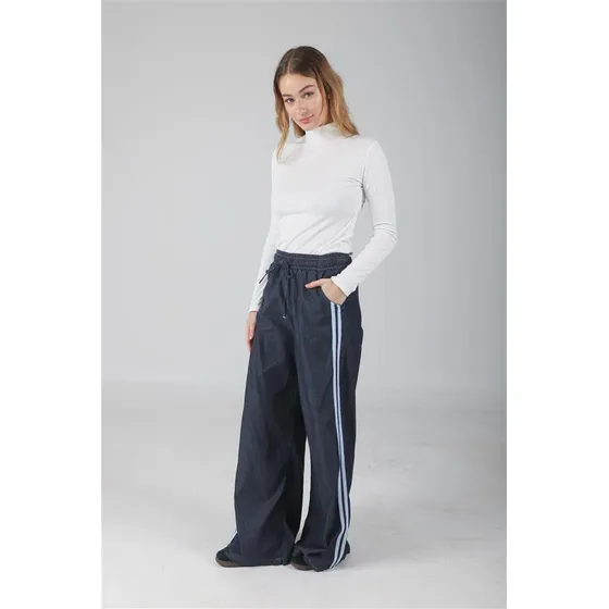 Pantalón De Jean Kotie Con Dos Tiras Y Bolsillos Arizona