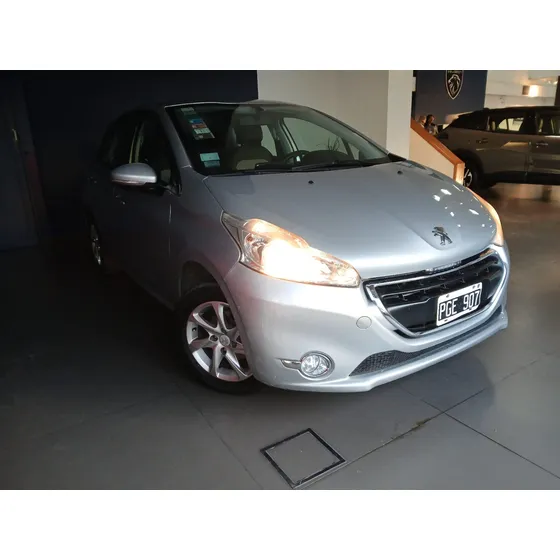 Peugeot 208 1.5 Allure Touchscreen