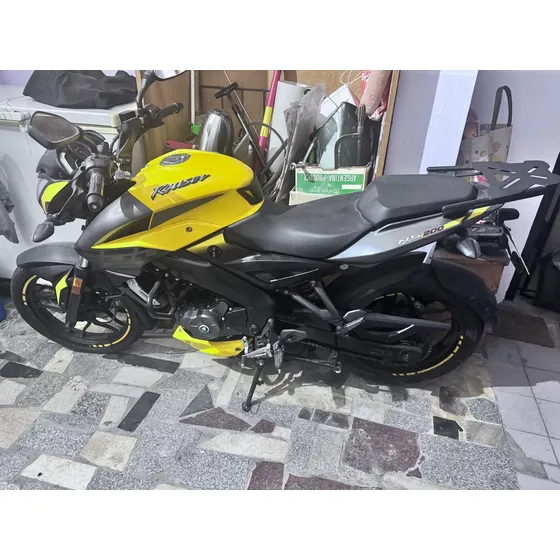 Rouser Ns200
