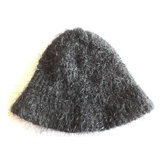 Gorro Tejido Negro Hilos Plateados Comodín Invierno Liquido