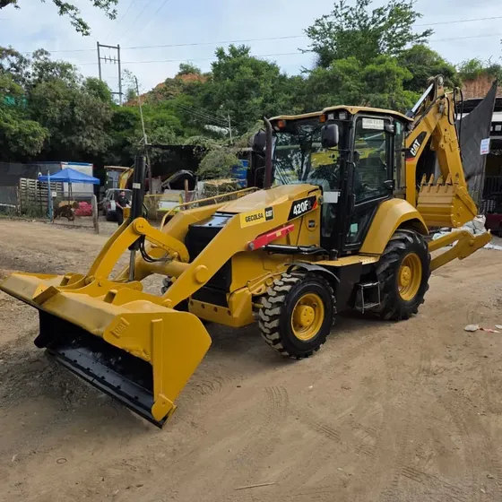 Retro Excavadora Caterpillar 420 F2 Año 2020