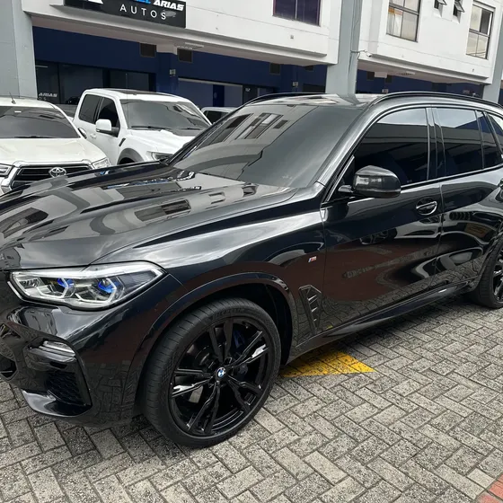 BMW X5 2021 4.4 Xdrive50i