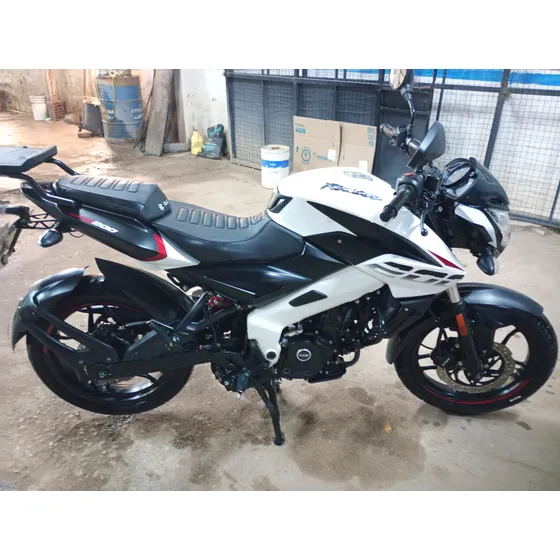 Rouser Ns200 6400km Excelente Estado.
