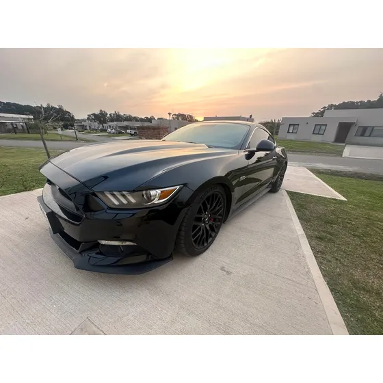 Ford Mustang 5.0 Gt 421cv