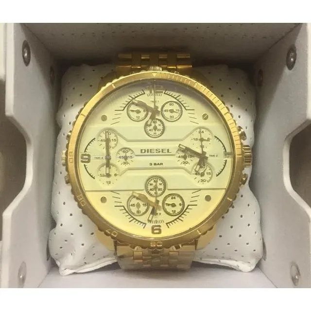 Reloj Diesel Dorado De Cuarzo Y Acero Inoxidable Nuevo
