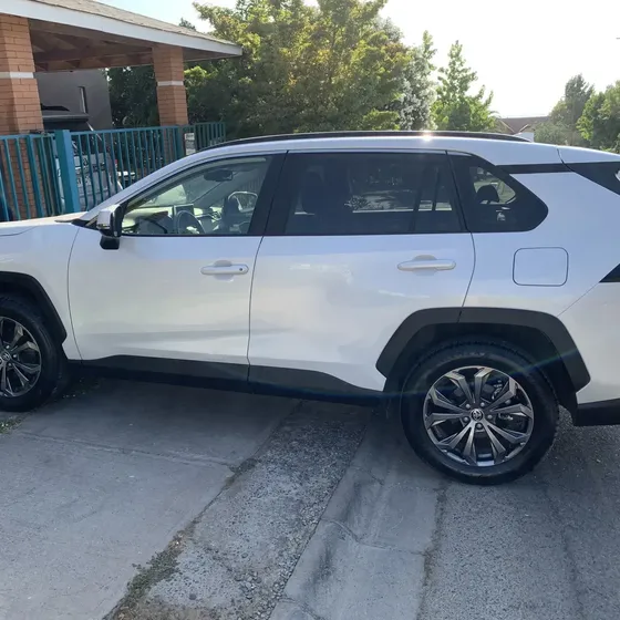 Toyota Rav4 2025 2.0 Xle 4x2 Cvt 2025 usado en Santiago