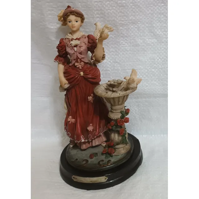 Adornos De Porcela Sobre Madera