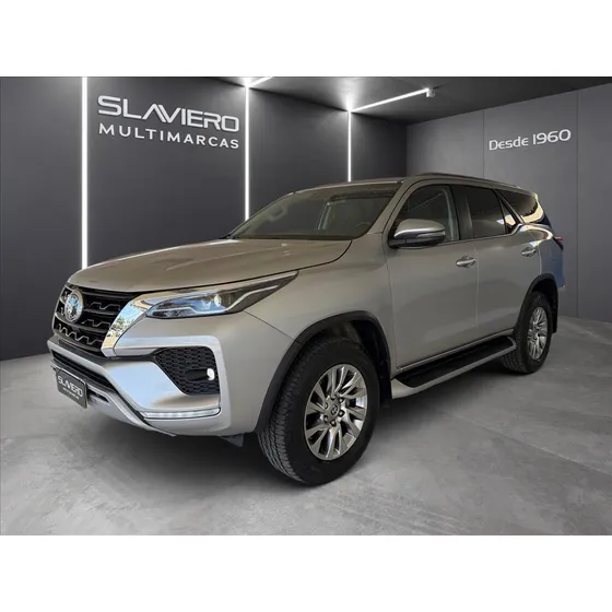 Toyota Hilux Sw4 2.8 D-4d Turbo Diesel Srx 7l 4x4 Automático