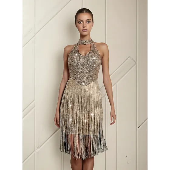 Vestido Corto C/brillos Y Borlas Cuello Halter Espalda Libre