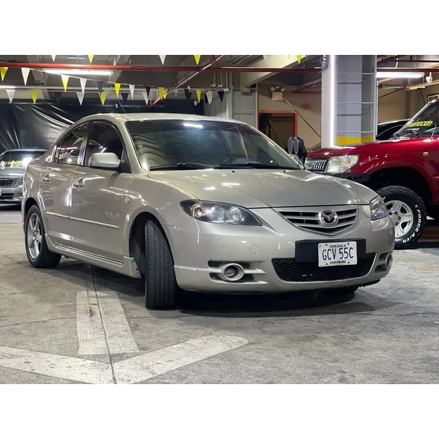 Mazda 3 .