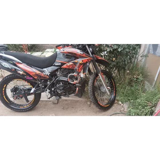 Es Una Moto Doble Propósito En Buenas Condiciones