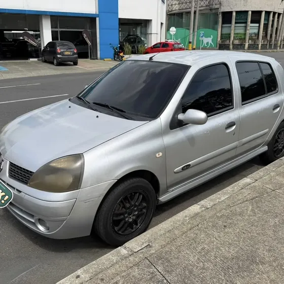 Renault Clio 2009 Full Equipo