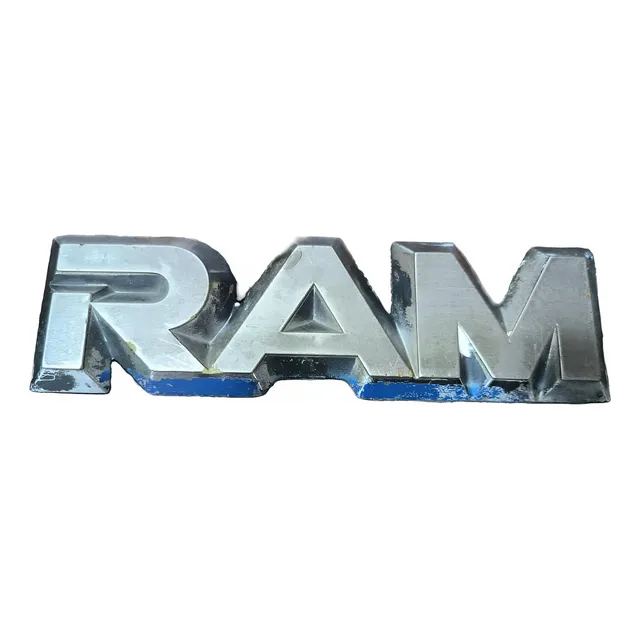 Emblema De Guardafango De Dodge Ram Usado