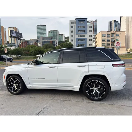 Jeep Grand Cherokee Summit 4x4