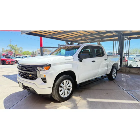 Chevrolet Silverado 5.3 V8 Custom Doble Cabina 4x4 At
